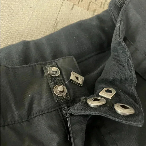 Quicksilver Snowboarding Pants Blk
Size Small - Picture 4 of 12